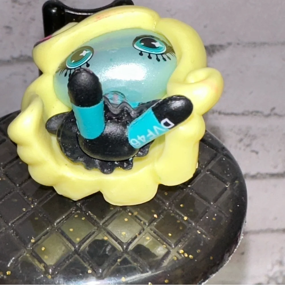 Monster High Mini Dolls Ari Lagoona Blue Cleo de Nile Lot of 3 Mini Dolls
